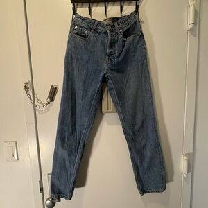 Everlane Women's Cheeky Jeans in Blue